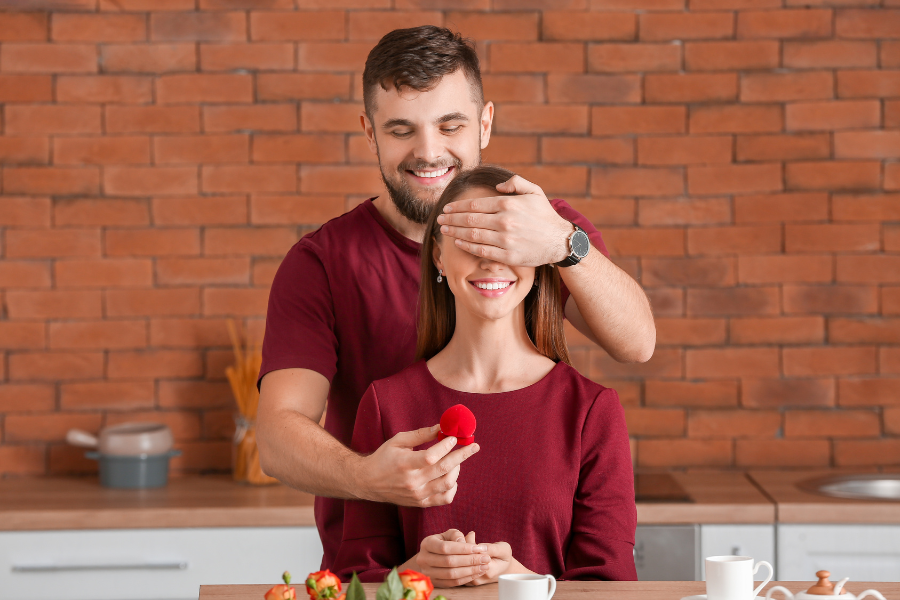 How to Surprise Your Partner with the Perfect Engagement Ring