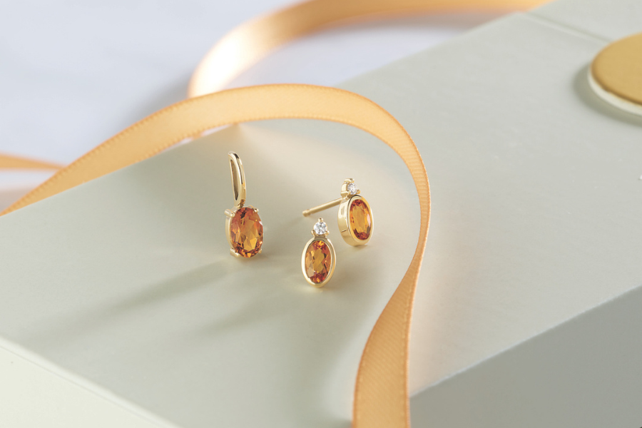 November Birthstones: The Warm Glow of Topaz and Citrine